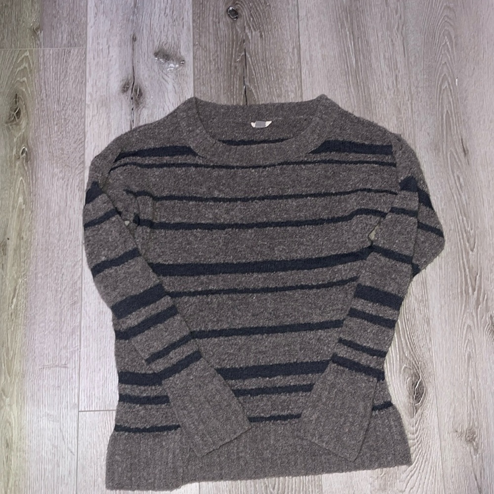 Super grunge early 2000s grey and black striped sweater